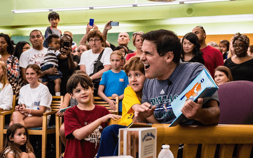 Zoobean investor Mark Cuban reading to school children Winter 2018